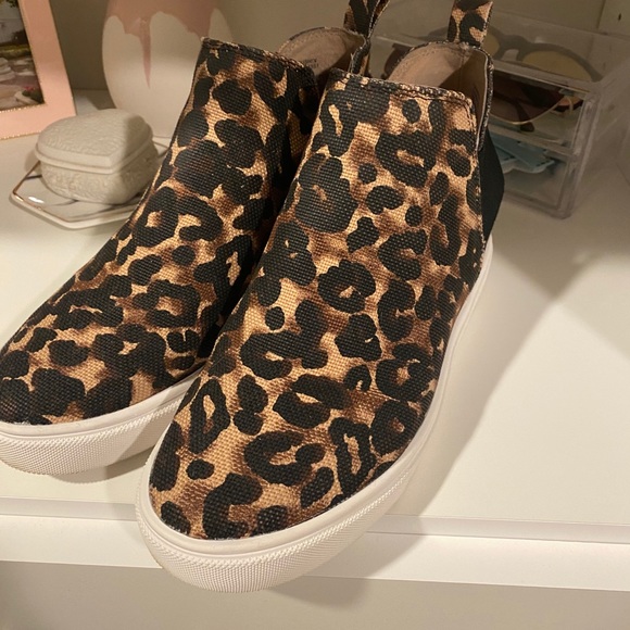 Steve Madden Shoes - Picture 2 of 6